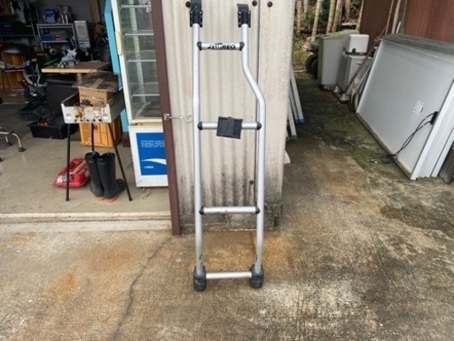 ハイエースのラダー