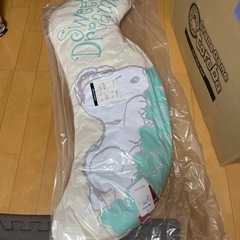 トレバ限定　スヌーピー　抱き枕　S字型クッション