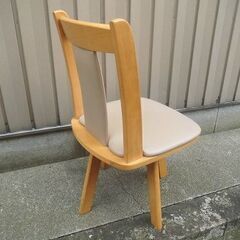 木製　回転イスの画像