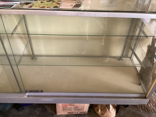 大型のガラスショーケース！1000円　1800 x 900 x 45
