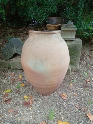 大きめの壺