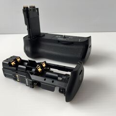 【極美品/中古】キヤノン バッテリーグリップ BG-E11化粧箱付きの画像