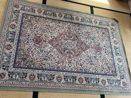 カーペット　縦130cm 横190cm