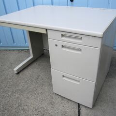 事務机　ニューグレー　鍵無し・作成可能880円/本　1000ｘ700　コクヨ製ＢＳ