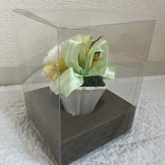 (やり取り中です)プリザーブドフラワー　グリーンのバラ、あじさいなどの画像