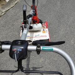 ヤンマー　自走式草刈機　斜面対応の画像