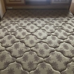 お譲りします。7/12(水)迄に取りに来てくれる方 キングサイズベッドマットレス＆ベットフレームの画像