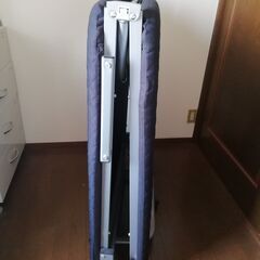 折り畳みシングルベッド　美品