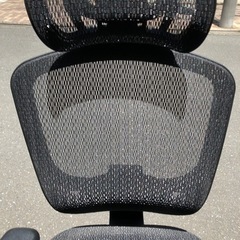 メッシュ オフィスチェア ハイバックチェア 椅子 キャスターチェア アーム ヘッドレスト付き の画像