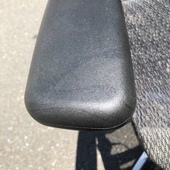 メッシュ オフィスチェア ハイバックチェア 椅子 キャスターチェア アーム ヘッドレスト付き の画像