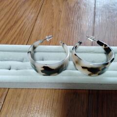 ピアス　各100円　①の画像