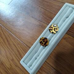 ピアス　各100円　①の画像