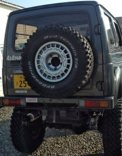 ジムニーの背面タイヤ