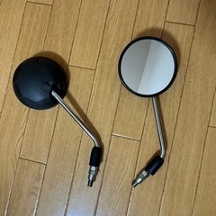 グロム についてたミラーの画像