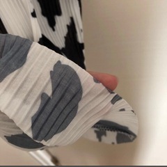 shushu フレアパンツ 牛柄 Mサイズ 未使用の画像