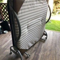 折りたたみベッドの画像