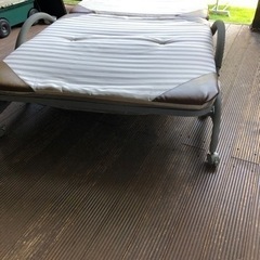 折りたたみベッドの画像