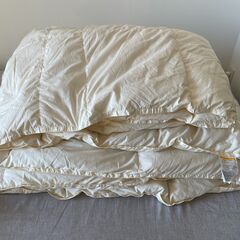 【値下げしました！】ニトリ 2枚合わせ羽毛布団 ホワイトダックダ...