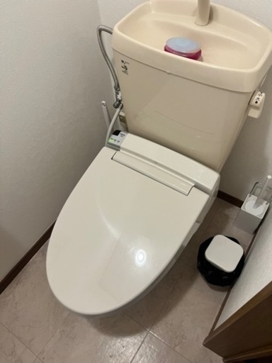 【受渡者決定済み】INAX シャワートイレシートタイプ 温水洗浄便座