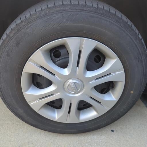 185/70R14タイヤ 溝まだまだあります