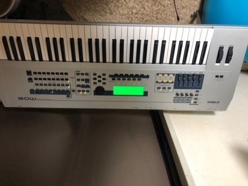 YAMAHA MO6 シンセサイザー