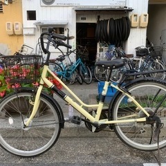 💯💯　ママチャリ　２４インチ　6変速　黄色　自動ライト　付き　カ...