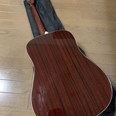 【カポ付き】アコースティックギターの画像