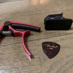 【カポ付き】アコースティックギターの画像