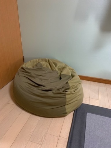離れられないソファ！