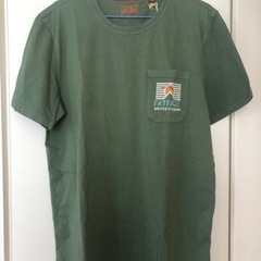 新品タグ付きTシャツ カーキ 