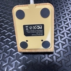 Qi 急速 ワイヤレス充電器 木製 スタンド USBの画像