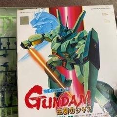 シャア　未開封プラモデル　箱に汚れがあります。の画像
