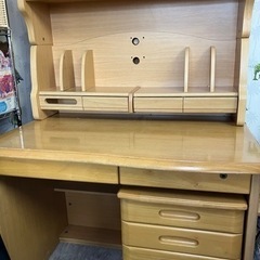 中古の勉強机です。