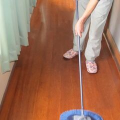 【高時給／未経験者歓迎／正社員登用あり／独立支援あり】クラブの床とトイレのおそうじをしてくださるスタッフを募集！の画像