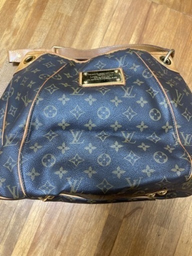 LOUIS VUITTON ヴィトン　バッグ