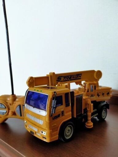 リモコン操作の働く車