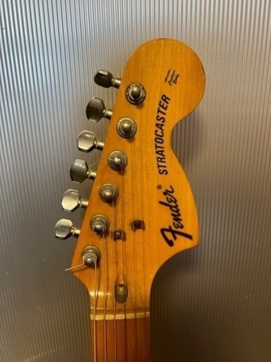 Fender フェンダー ストラトキャスター