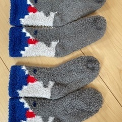 サメ　もこもこ靴下　兄弟にオススメ