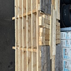 フィンランド製輸入パレット、木材譲りますの画像