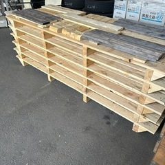 フィンランド製輸入パレット、木材譲りますの画像