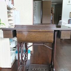 アンティークミシン＊リッカー＊飾り台に