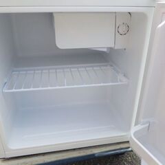 2022年製　1ドア冷蔵庫　YRZ-C05H1　ヤマダホールディングス　46リットル　￥9,680税込の画像