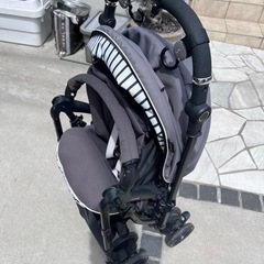 コンビ　ベビーカー限定色の画像