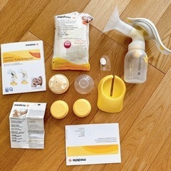 【お譲り先決定】medela搾乳機セット&哺乳瓶4本セット(新品二プル付き)の画像