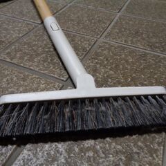 自在ほうき　コンパクト　小型　長さ125㎝　幅20㎝の画像