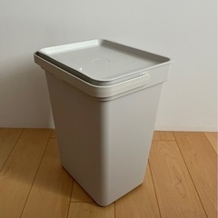 ［小］ikea ゴミ箱の画像