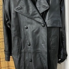 革のジャケットとコートGジャンの画像