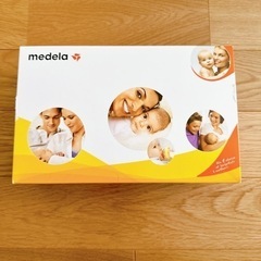 【お譲り先決定】medela搾乳機セット&哺乳瓶4本セット(新品二プル付き)の画像