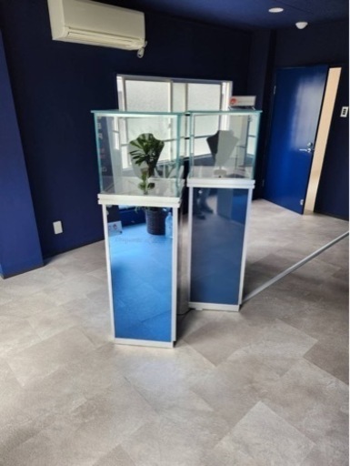 ガラスショーケース