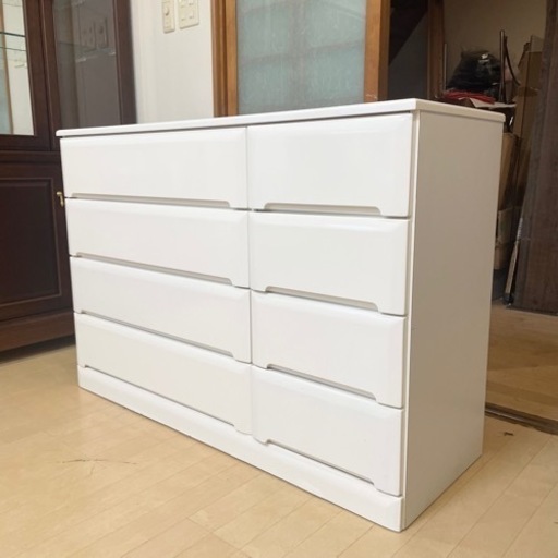 【美品‼️】大川家具 120cm幅4段ローチェスト タンス 衣類収納家具 鏡面仕上げホワイト♪